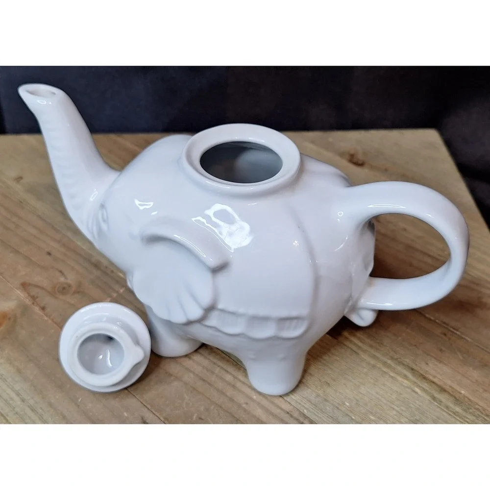 BIA Cordon Bleu White Porcelain Elephant Teapot Ceramic Glossy Animal Pitcher